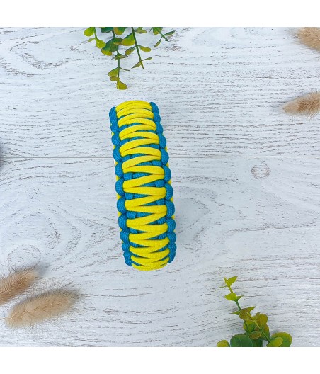 Collier TAO jaune et bleu 27.5 cm non réglable